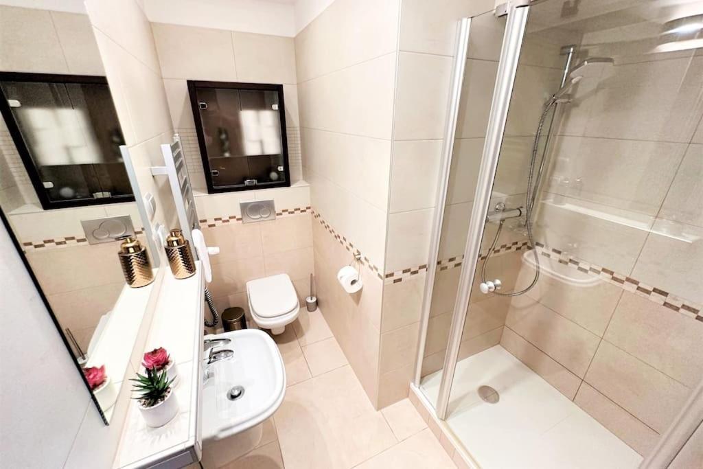 Exclusive Penthouse Near Citycenter 120M2 +Netflix Krakow Exterior photo